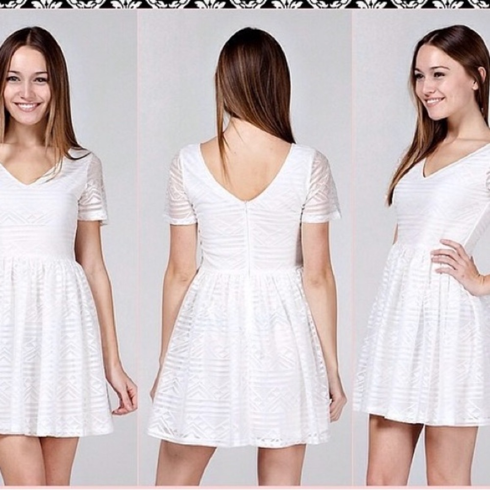 Entro White Geometric Lace Dress size medium